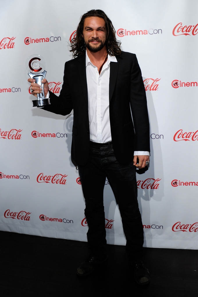 Jason2BMomoa2BCinemaCon2B20112BAwards2BCeremony2BoeJVL2M8aGzx.jpg